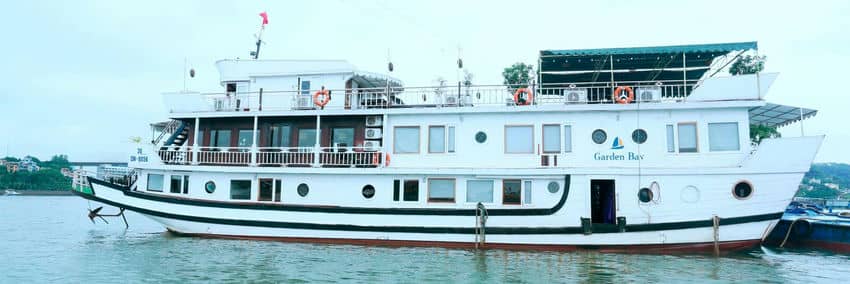 Bai Tu Long day tour on Garden bay cruise